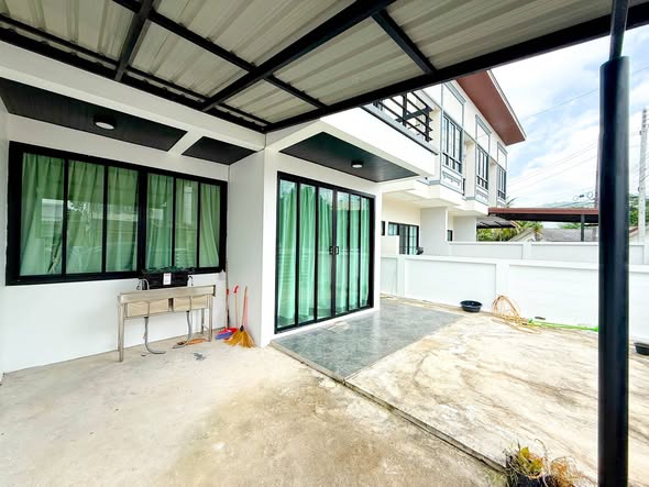 HR058 : ปล่อยเช่าบ้านพร้อมอยู่ ฉลอง ภูเก็ต ทําเลดี เหมาะอยู่อาศัยหรือซื้อไว้ลงทุน ราคาเช่า 42,000 / เดือน ที่ดิน 48 ตร.ว. 3 ห้องนอน | 3 ห้อง