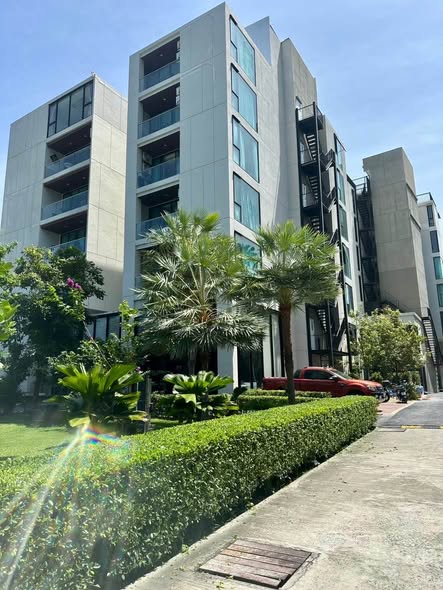 For Rent The Viva Patong Pets friendly Location : Patong, Phuket Rental Price • 25,000 THB/month for 1 year contract • 28,000 THB/month fo