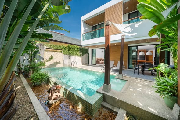 Pet-Friendly Pool Villa | Rawai 80,000 THB/month Enjoy relaxed tropical living in this private pool villa, locate