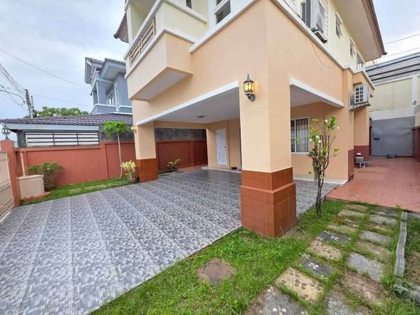 For rent Ready to move in Phuket Villa Kathu Area 60 square meters 3 bedrooms 3 bathrooms Has an outdoor kitchen and an indoor kitchen Par