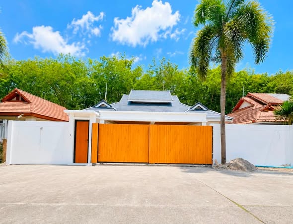 Property Features 3 Bedrooms 4 Bathrooms Land Area: 70 sq