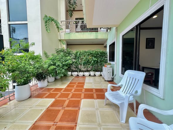 RENT : Patong, Nanai road Apartment with kitchen and living room Available floor 2 Suitable for a couple , no pets allowed Lo