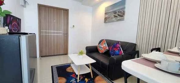 for rent / Pool view
