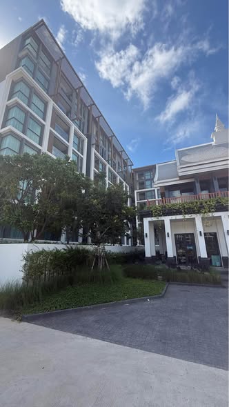 Location: Bang Tao, Phuket The apartment features: • 1 bedroom • Bright living room • Fully equipped kitchen • 1 bathroom • Air conditioning