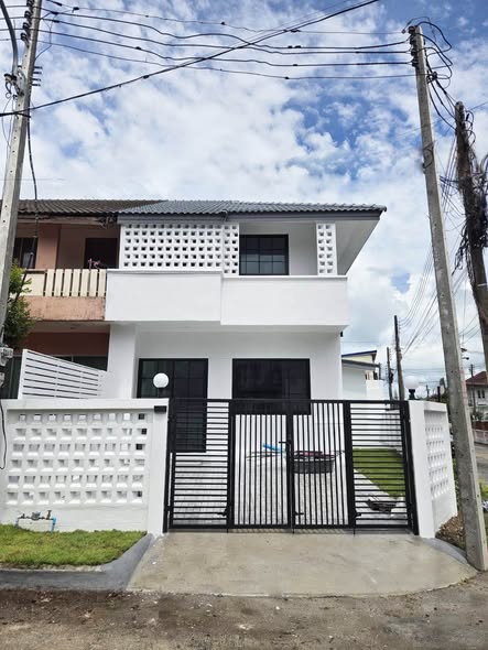 BEAUTIFUL CORNER HOUSE IN KUKU, PHUKET – PERFECT LOCATION & MAXIMUM PRIVACY