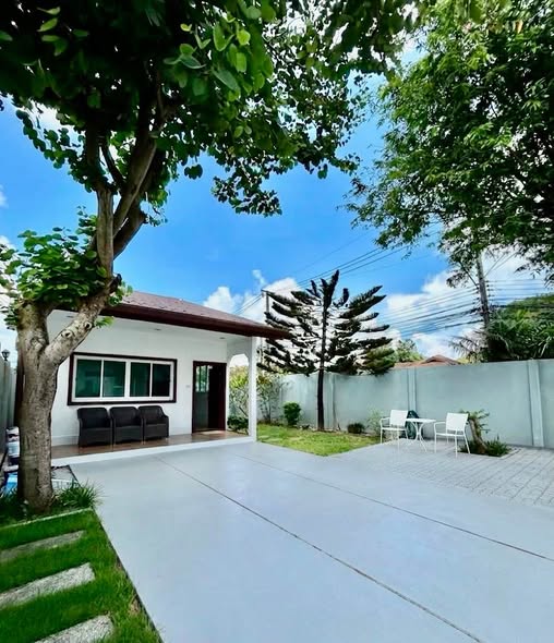 for Rent in Rawai, Phuket 2 Bedrooms 1 Bathroom Spacious Garden Large Outdoor Area Around the House Peaceful and Private 35,000 THB / Mont