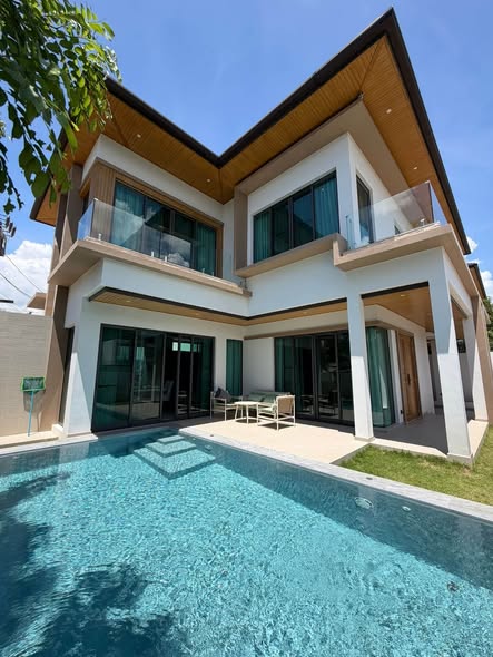 · **Villa Ameen house plot 1, NEW VILLA ,Available to move in 2026 Pool Villa Location cherngtalay Pasak soi 8/7 * 3 Bedrooms plus 1 extra r