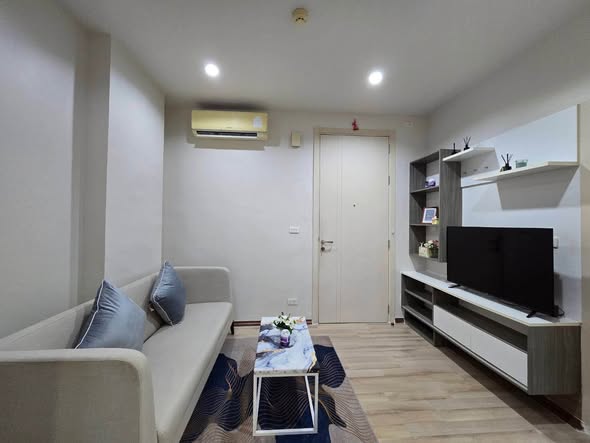 for Rent – The Base Downtown Phuket Prime Location | Just Minutes from Central Phuket Fully Furnished | Ready to Move In Enjoy modern city
