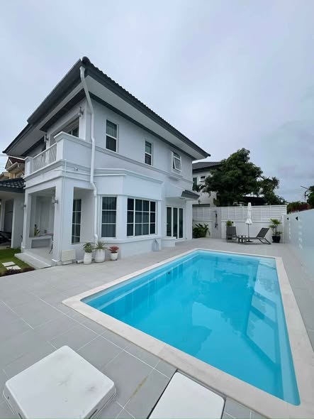 Direct Owner | Renovated 3-Bedroom Pool Villa | Land & Houses Park, Chalong Available from 25 September Located in the prestigious Land & Ho