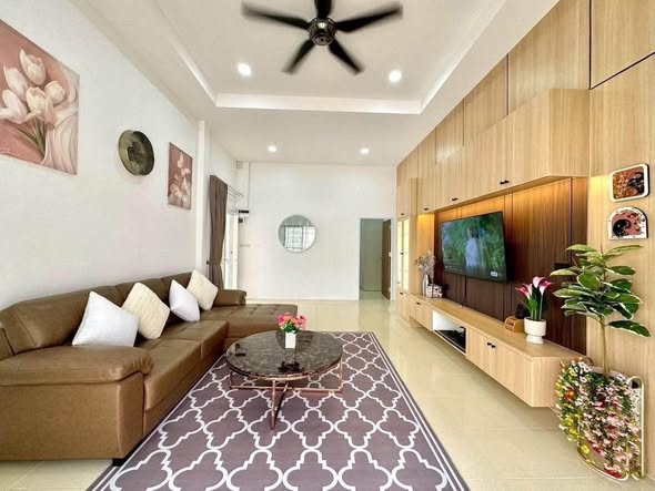 for rent: Chaofah Kohkeaw 3 Bedroom 2 Bathroom 40,000 THB Monthly - 1 Year 2 Months Dep