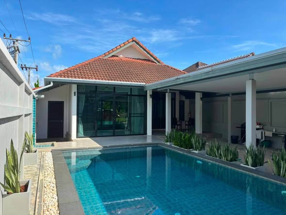 Pool villa at Cherngthalay 85,000 thb / month • 3 bedrooms | 2 bathrooms • fully furnished • pet fri