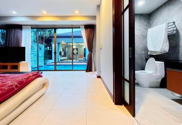 GREAT DEAL – LAGUNA | BANG TAO PRIVATE POOL VILLA Lake House VILLA Beautiful 3-bedroom, 4-bathroom private pool villa located in the prestig