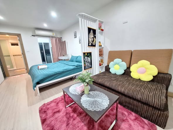 The View Condo Suan Luang(near a park) Conveniently located near cafes, restaurants, and shopping malls