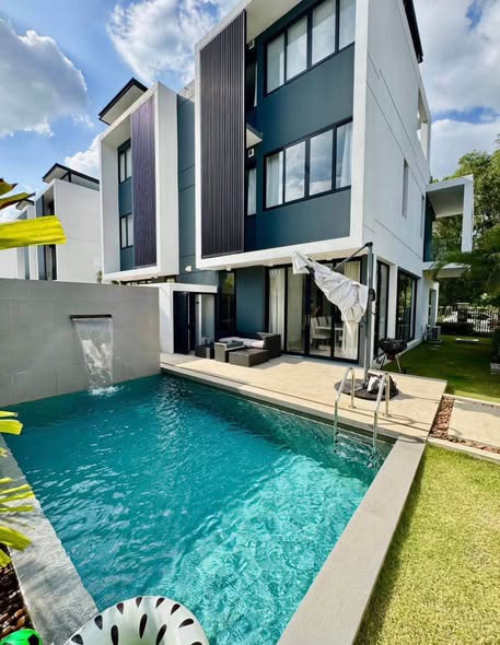 Brand new, modern townhouse with 3 bedrooms and a private pool in Laguna Park 2 – now open for bookings for annual contract and high season