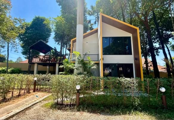 FOR RENT : Pool Villa Thalang พูลวิลล่า ถลาง ภูเก็ต 40,000 บาท/เดือน ถลาง, ภูเก็ต Property Details • 2 Bedrooms • 2 Bathrooms • Private Sw