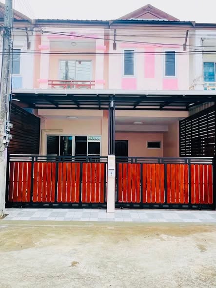 for Rent – Rawai, Chalong, Phuket 3 Bedrooms | 2 Bathrooms THB 25,000/month (1-year lease) Move in: 1 month rent + 2 months deposit