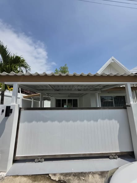 for Rent | Pa Khlok, Phuket Move-in Ready with a Spacious Garden & Outdoor Bathtub Located in the peaceful Pa Khlok, Thalang area, this be