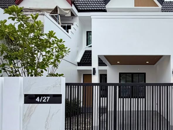 for Sale @Baan Wichit (Soi Kaowna 1) Ready to move in with fully extended spaces