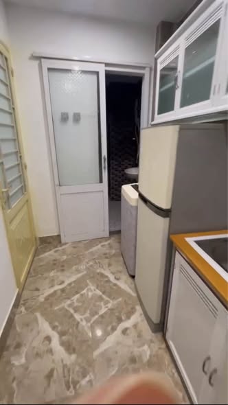 Ngày 27/7 trống LVCC CHO THUÊ CĂN HỘ STUDIO ĐƯỜNG HÙNG VƯƠNG ( Đối diện khách sạn BIDV) - Diện tích 50m2 , có sửa sổ ban công thoáng