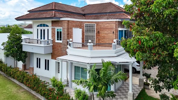 FOR RENT | 70K | 4BR IN CHALONG, PHUKET | NEAR BCIS & ROBINSON CHALONG ━━━━━━━━━ Villa Details: • Total Area: 400 sq