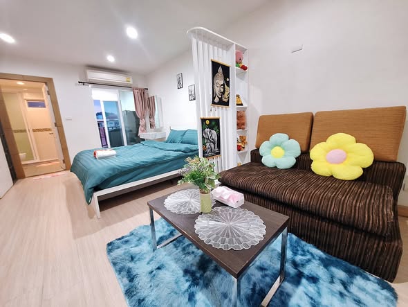 The View Condo Suan Luang(near a park) Conveniently located near cafes, restaurants, and shopping malls