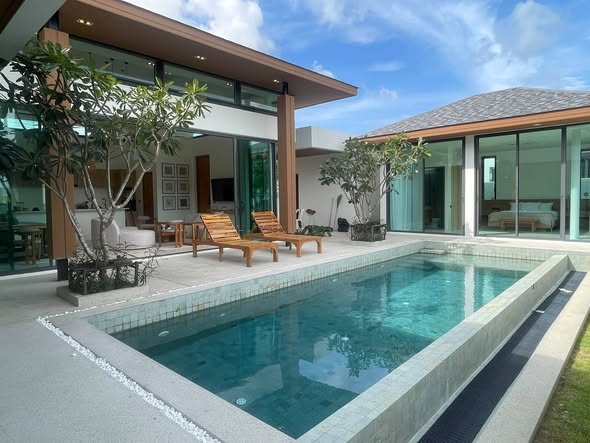 * Land Area: 540 sq