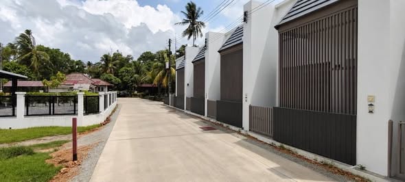 บ้านพร้อมที่ดิน ถลาง ในราคาคอนโด เริ่มต้นเพียง 1.68 ล้านบาท! ถึงเวลาหยุดจ่ายค่าเช่าทิ้งทุกเดือน แล้วเปลี่ยนมาเป็นเจ้าของบ้านของตัวเอง 1 นอน