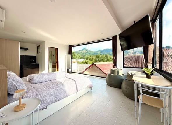Brand new renovated self contained studio apartment in central location in Cherngtalay, 5 min from Bang Tao beach