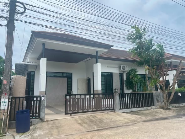 for Rent – Ratsada, Phuket Comfortable, fully furnished home available for a 1-year lease in a highly convenient location behind IKEA, off