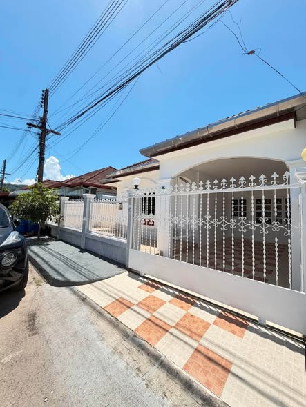 for Rent | Wichit – Chalong, Phuket Rental Price: 30,000 THB/Month A cozy and well-located home, perfect for families or professionals, wi