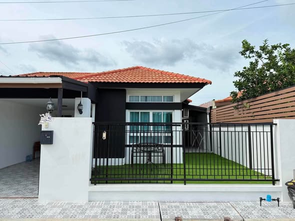 for Rent | Phuket Villa Chaofah 2, Phuket Rental Price: 35,000THB / Month Prime Location in Phuket Town Ready to Move In 3 Bedrooms 2 Bath