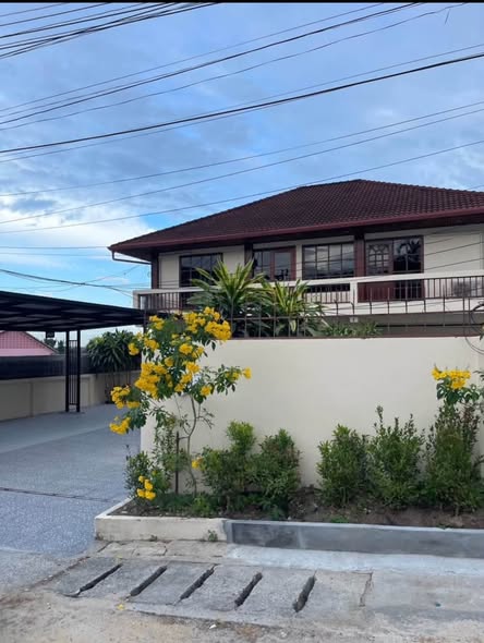 for Rent POOL VILLA Location: CHALONG, PHUKET 12 months contract: 60,000 THB /month *Security Deposit: 2 months 1 year contract Available