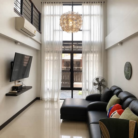 for Rent – 3 bedroom 3 bathroom Price 32,000 THB Ready to move in Fully furnished, Water and electricity rate is according to governments