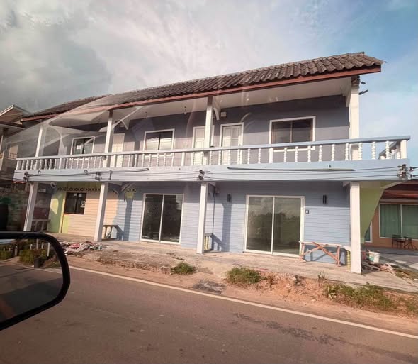 Property Details: • 1 Bedroom | 1 Bathroom • Rent: 25,000 THB / month • Move-in Terms: 2 Months Security Deposit + 1 Mo