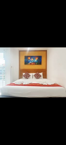 patong room rent: 7000 THB per month. Water fee: 200 baht per person per month. electricity fee: 8 Thai Baht per unit. Security deposit: 4,0
