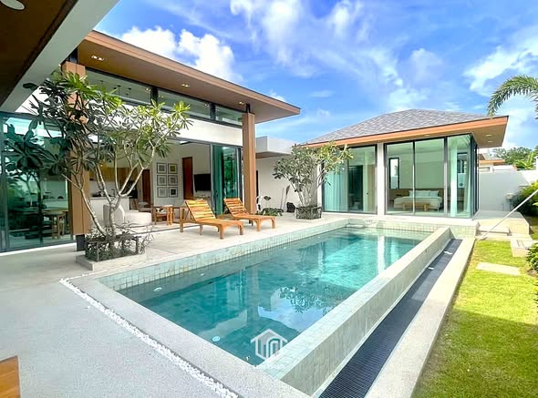 FOR RENT | 140K | 4BR IN THALANG, PHUKET | NEAR ROBINSON LIFESTYLE ━━━━━━━━━ Villa Details: • Land Size: 540 sq