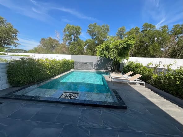 for Rent – Chalong, Phuket Long-Term Rental: 85,000 THB/month** *(1-year contract)* 2-month deposit + 1-month advance** Private swimming p