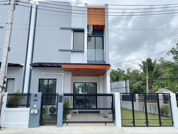 for Rent Chalong , Phuket Price for Rent : 40,000 THB / month (1-year contract only) 3 Bedrooms 3 Bathrooms Fully furnished Garden Prime L