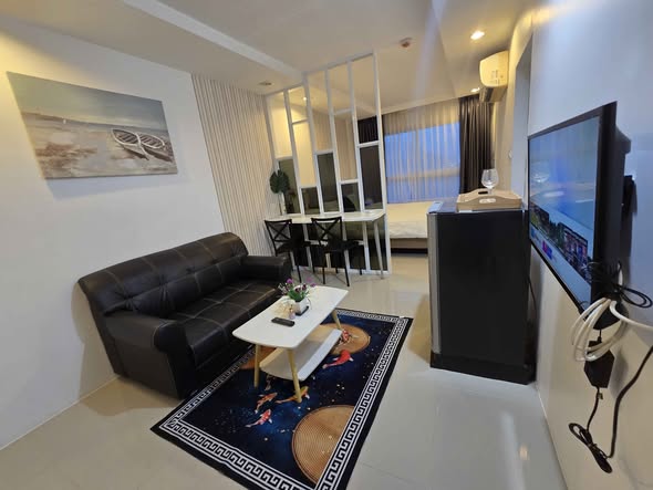 for rent / Pool view