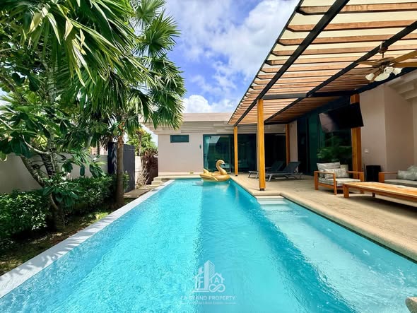 FOR RENT • Private Pool Villa in Prime Location Pasak, Phuket Rental Price: 160,000 THB/Month (1-Year Contract) Terms: 2 months deposit +