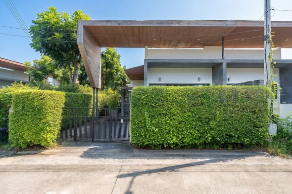 FOR RENT – CHALONG, PALAI, PHUKET Your Own Slice of Paradise – No Sharing, Just Relaxing THB 55,000/month (Yearly Contract) Location: Chal