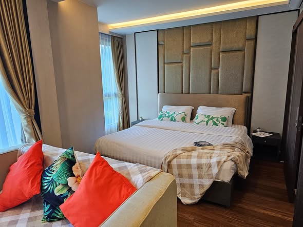 for Rent near Surin Beach A full-size apartment in one of the few complexes in Phuket with a truly massive territory and rich amenities: M