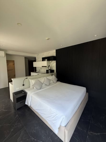 FOR RENT IN UTOPIA NAI HARN** ** AVAILABLE FOR 1-YEAR CONTRACT ONLY** Stylish **38 m2 studio apartment** located on the **2nd floor** with