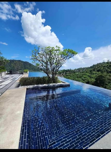 for rent in Town (Samkong area ) ,Only 2 min far from Bangkok hospital Phuket ,5 min far from Central festival