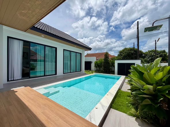 for rent private saltwater swimming pool 3