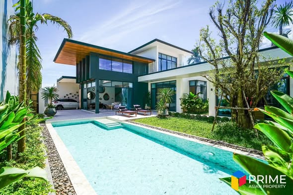 for Rent 180,000 Thb per month with 1 year contract Villa Details: • 4 Bedrooms • 5 Bathrooms • Towels and Linens set • Smart TV • Kitchen
