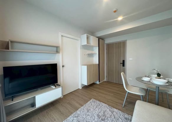 FOR RENT : PHYLL Phuket ฟิลล์ ภูเก็ต 26,000 บาท/เดือน Phuket Town, Phuket Room Details • 1 Bedroom • 1 Bathroom • 1 Living Room • 1 Kitche