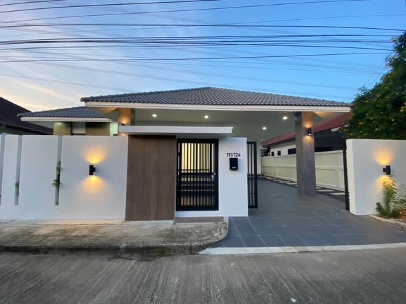 รึ่ง • ผู้ขายรับผิดชอบภาษีเงินได้ ⸻ Neramit 1 Village | Single-Storey House in Pa Klok Perfect for living or investment • Single-storey deta