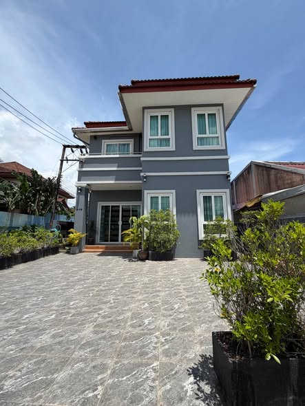 FOR RENT | PASAK SOI 8, CHERNGTALAY Modern 2-storey house in a peaceful neighborhood, perfect for families or professionals looking for a