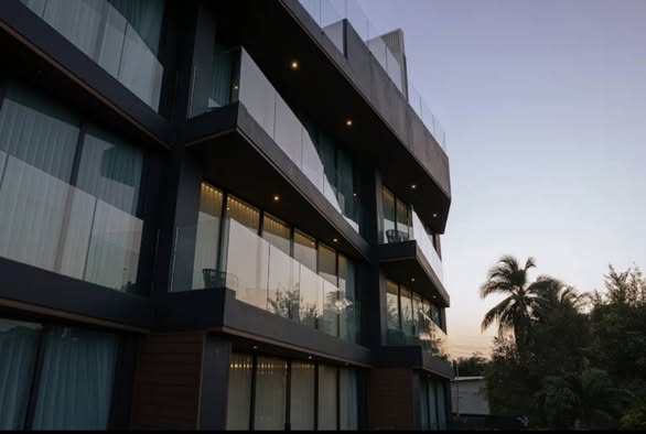 LUXURY SEAVIEW POOL VILLA Rawai, Phuket PROPERTY FEATURES • 4 Bedrooms • 7 Bathrooms • Spectacular sea views overlo